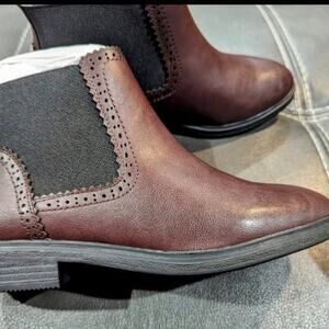Boots women's pretty plus Evans Shoes Comfort Sz 5 extra wide Burgundy Christmas
